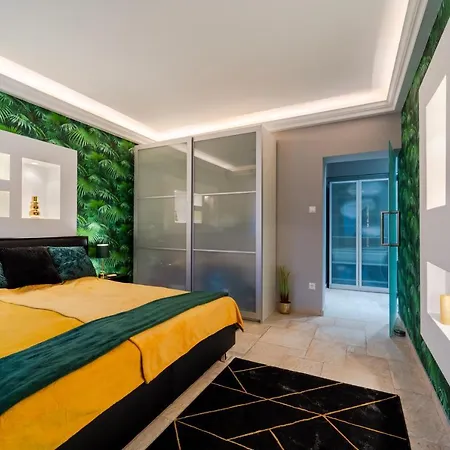 Andrassy Avenue Exclusive