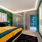Andrassy Avenue Exclusive