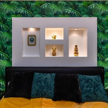 Andrassy Avenue Exclusive *