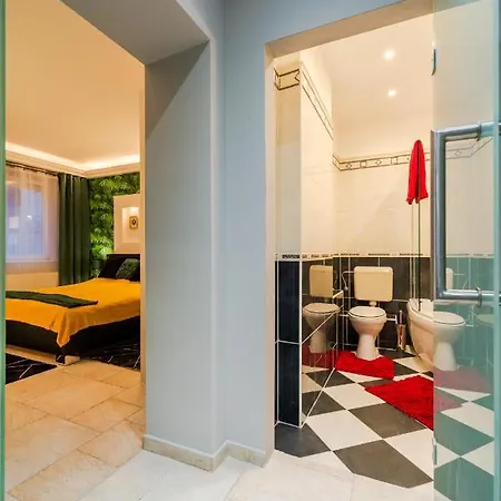 Andrassy Avenue Exclusive