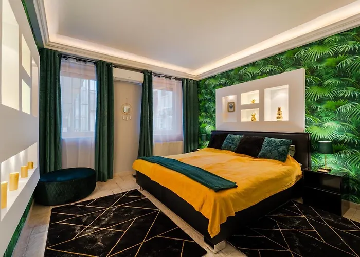 Andrassy Avenue Exclusive *