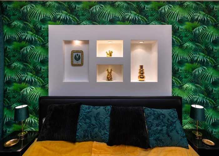 Andrassy Avenue Exclusive *