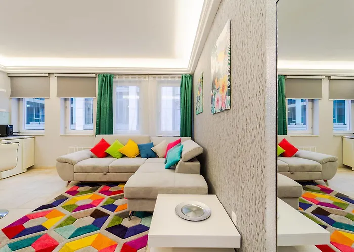 Andrassy Avenue Exclusive